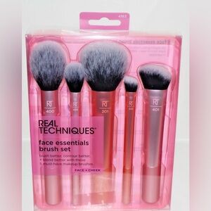 Real Techniques Face Essentials Brush Set – 400, 448, 201, 243, 401 – 5pc Makeup
